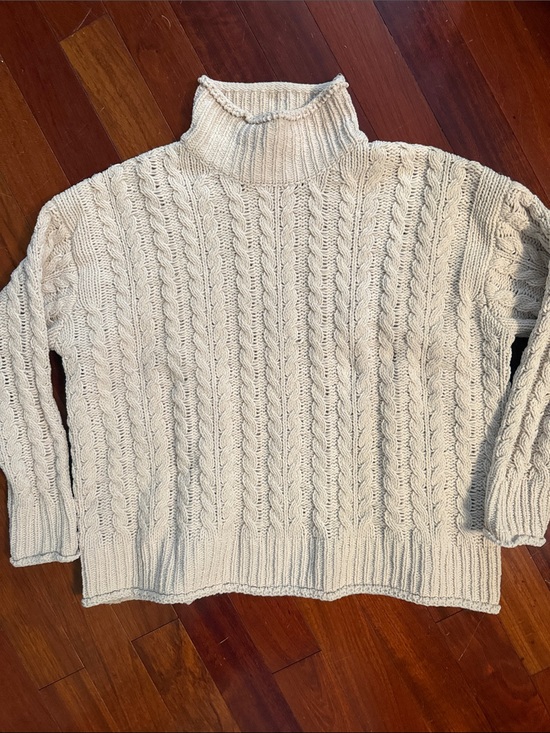 Lulus Sweaters - Lulu's Cream Cable Sweater Soft and Cozy Size M